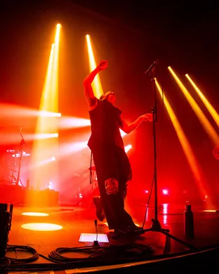 Nothing But Thieves